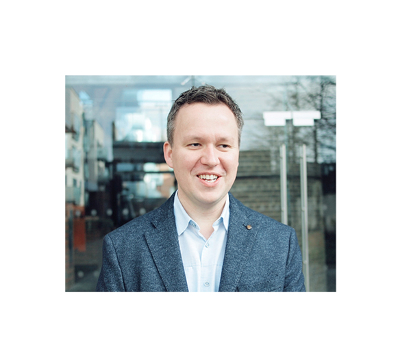 Safe Hands – Chris Wahlers