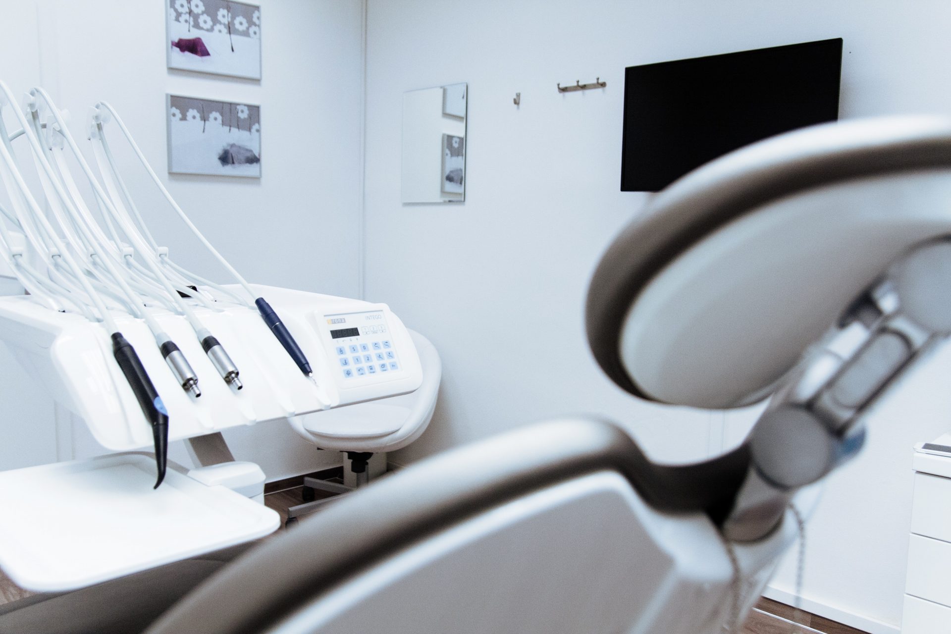 Dentists back free check-ups, and call for action on access crisis